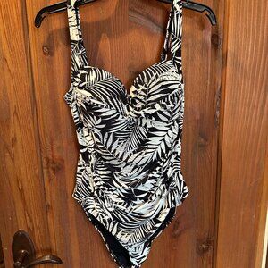 NIP TUCK Women's One Piece Swimsuit Black White Tropical Size 10